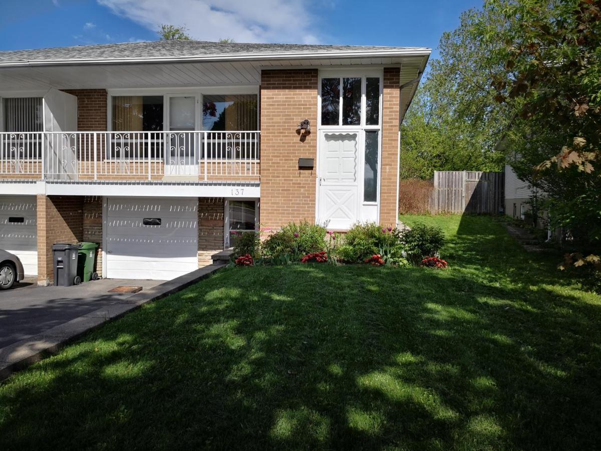 Apartamento Spacious And Bright House Toronto Exterior foto